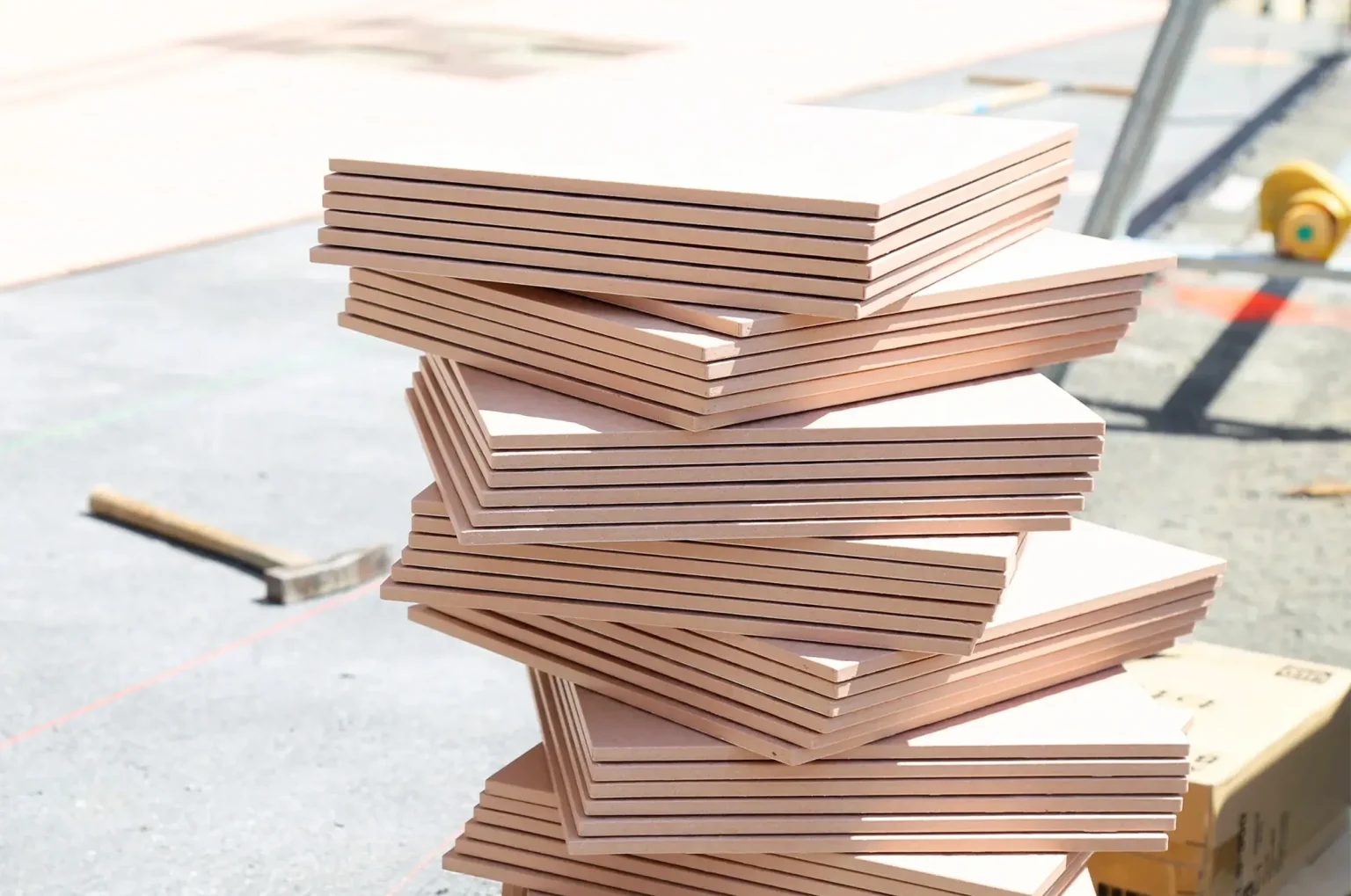 積み重なったタイル